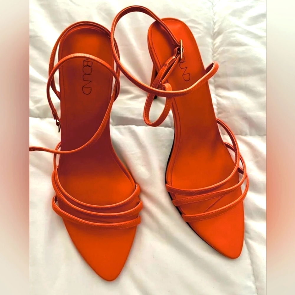 Pointy toe heels